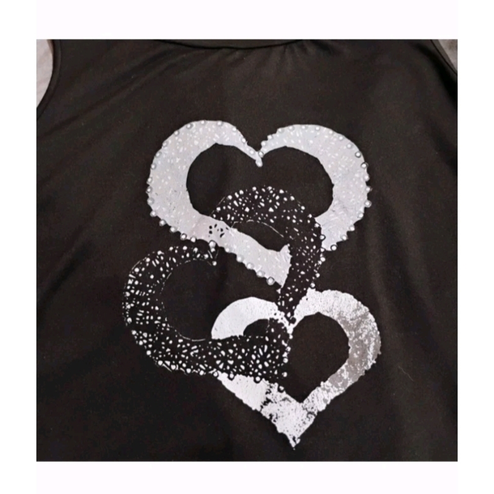 SHEIN Black Tank Top with White Heart Motif - Picture 2 of 7